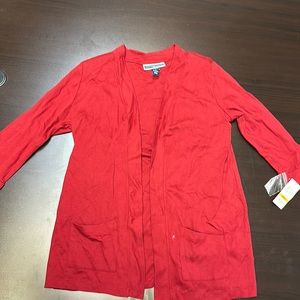 Long sleeve cardigan sweater burgundy red with pockets